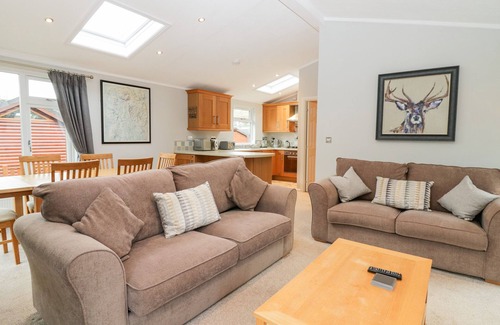 Troutbeck Cottage | HIGHFIELD LODGE, pet friendly, with a garden in Troutbeck
