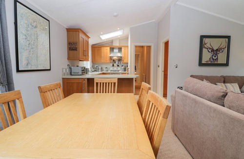 Troutbeck Cottage | HIGHFIELD LODGE, pet friendly, with a garden in Troutbeck