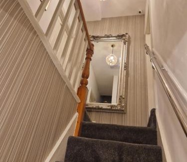 Sheffield House | Highfields Living - All Rooms Ensuite- Free Wifi- Free Local Parking
