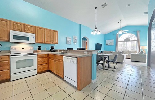 Highgate Park House | Highgate Haven - Bright pool home with games room in gated community