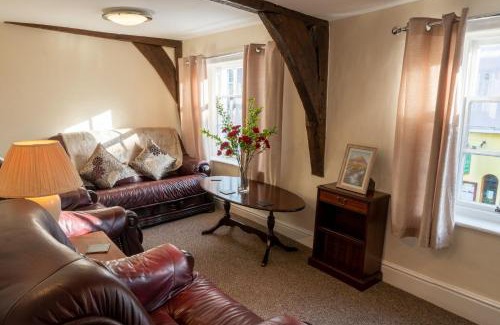 Kendal House | Highgate View Apartment