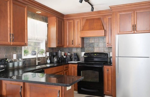 Birmingham House | Highland Drive Hideaway