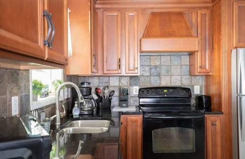 Birmingham House | Highland Drive Hideaway