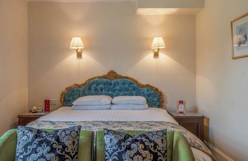 Nairn Hotel | Highland Gem Near Golf, Castles & Coast—A Relaxing Classic Stay