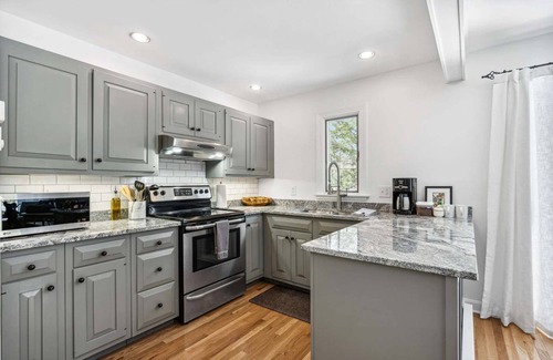 West Hartford Condo | Highland Golf Course Views! - Fairway Village 3A
