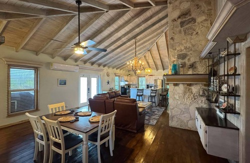 Jimmy Hill House | Highland House π Car Rental π Starlink π Generac