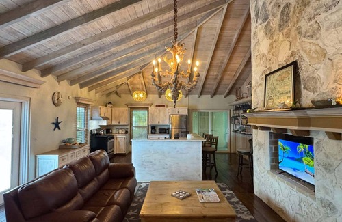 Jimmy Hill House | Highland House π Car Rental π Starlink π Generac