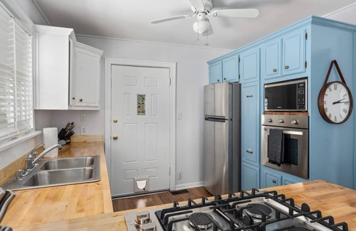 Crestline Heights Condo | Highland Park Hideaway