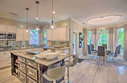 Highland Village House | Highland Village House: Creek Access & Boat!