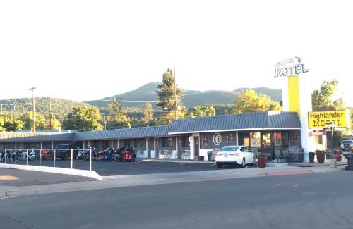 Williams Hotel | Highlander Motel