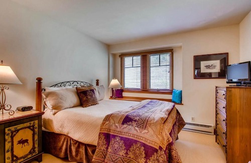 Highlands Townhomes Apartment | Highlands Area by East West Hospitality