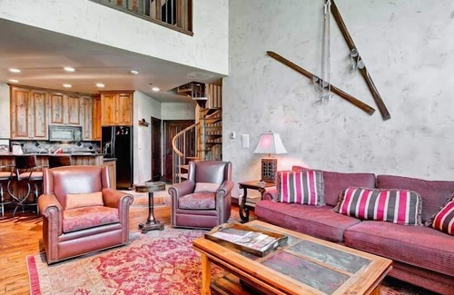 Highlands Townhomes Condo | Highlands Westview 303