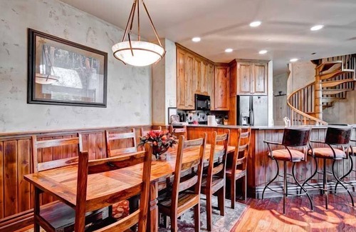 Highlands Townhomes Condo | Highlands Westview 303