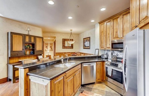 Highlands Townhomes Condo | Highlands Westview 303