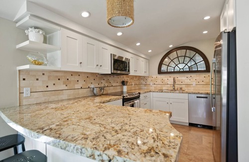 Solana Beach Condo | Highly Upgraded 2 Bedroom 2.5 Bath Condo Located in Gated Complex On the Bluff