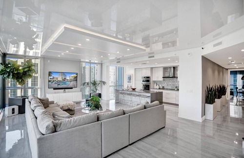 Downtown Fort Lauderdale Condo | Highrise views of Las Olas, ocean and River Walk. 2 Miles from beach!