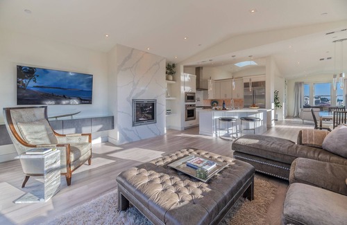 Bodega Bay House | HighTide Haven~New, Warm & Stylish Beach Home in Bodega Bay! HotTub/GmRm