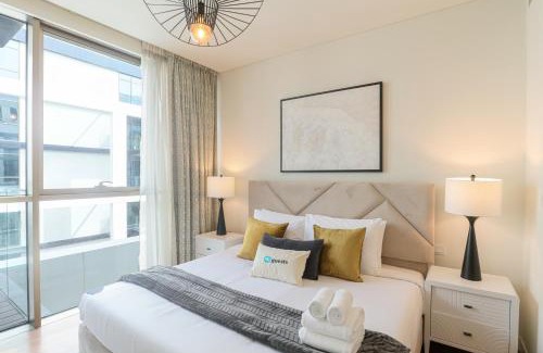 Al Wasl Apartment | HiGuests - Charming Retreat in CityWalk With Balcony and Pool
