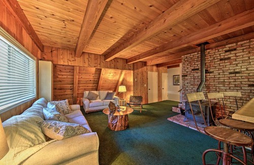 Trinity Center House | Hike and Fish, Less Than 1 Mi to Trinity Lake Rustic Cabin!