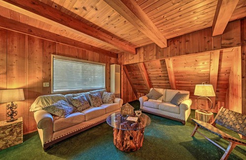 Trinity Center House | Hike and Fish, Less Than 1 Mi to Trinity Lake Rustic Cabin!