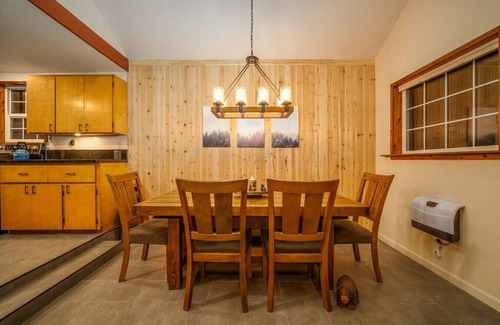 Port Angeles Cabin | Hikers paradise w/cedar hot tub