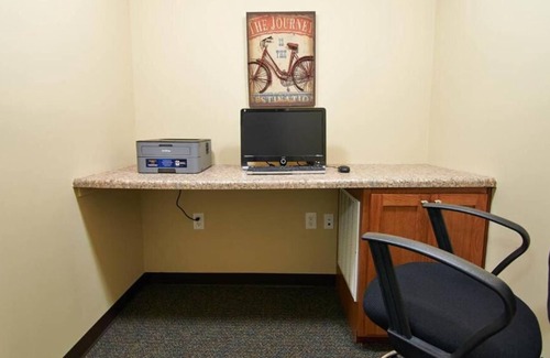 Pleasanton House | Hiking at Malek BuckHorn Creek Ranch! Two Suites w/ Free Self Parking!