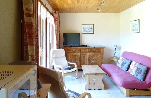 Ceillac Apartment | Hiking for everyone in the Queyras Regional Nature Park.
