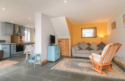 Watchet Cottage | HILL COACH HOUSE, pet friendly, country holiday cottage in Watchet