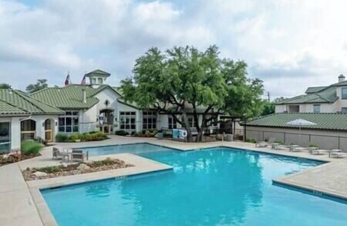 Lakeway Apartment | Hill Country Fairway Haven