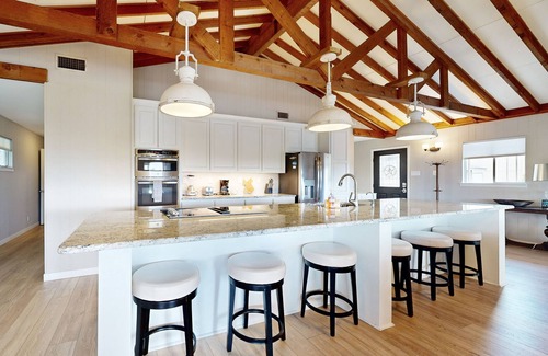 Lodge Acres House | Hill country wonder on 6+ acres with nearby lake access