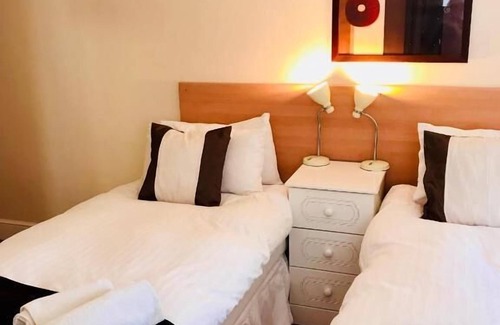 Sudbury Bed & Breakfast | Hill Lodge Hotel