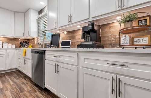 Glencoe House | Hill Manor at the Crossroads of the Nation