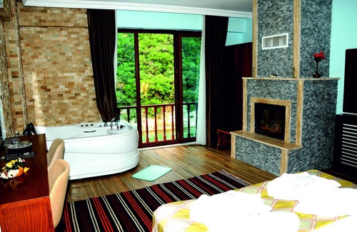 Agva Hotel | Hill River Hotel
