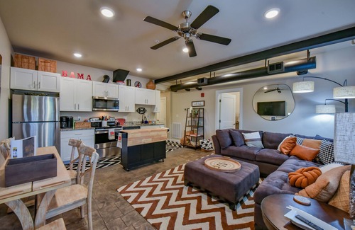 Tuscaloosa Condo | Hill's Haven - Family Friendly With Easy Walk to Bryant Denny!