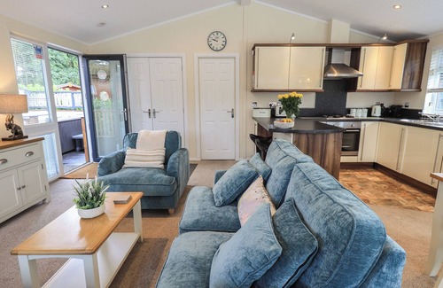 Troutbeck Bridge Cottage | HILL TOP LODGE, family friendly, with pool in White Cross Bay