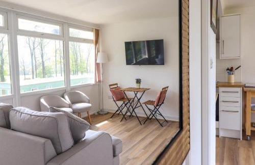 Bryn-crug House | Hill View