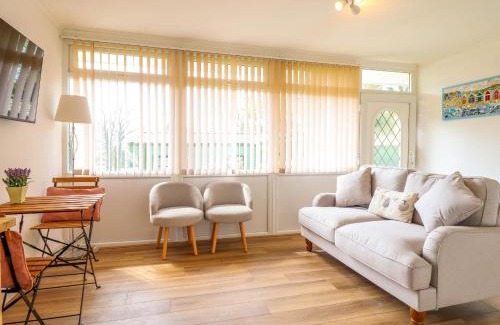 Bryn-crug House | Hill View
