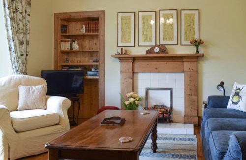 Aberfeldy House | Hill View House