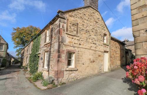 Longnor House | Hillcrest