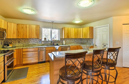 Mid-Hillside Apartment | Hillside Anchorage Home by Hiking & Biking Trails!