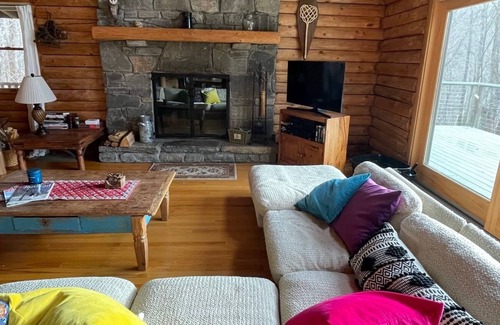 Stockbridge House | Hillside log home in Pittsfield 7 miles from Killington base and Pico ski areas