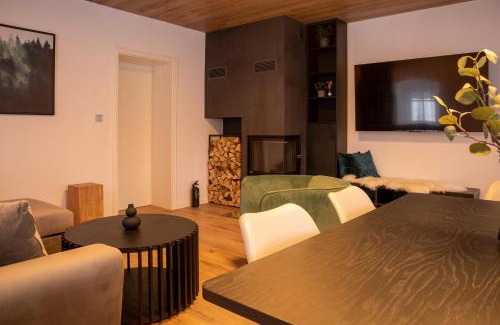 Loucna Pod Klinovcem Apartment | Hillside No. 18