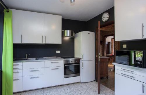 Stavelot House | Hillside Stay near Coo Fall