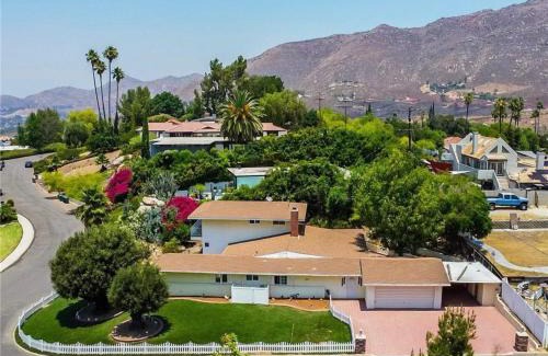 Estates at Canyon Crest House | Hillside-This is a House with 5 master suite
