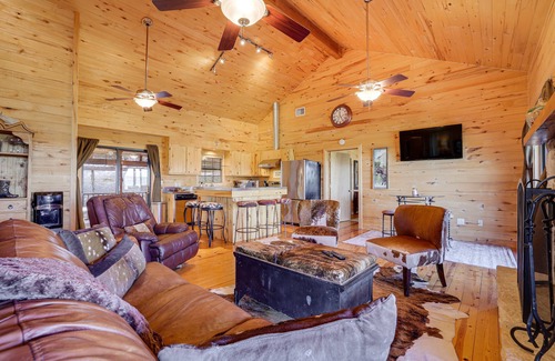 Concan Cabin | Hilltop Concan Cabin w/Garner State Park Views!
