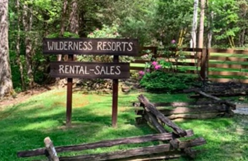 Oneida Cabin | Hilltop Haven Cabin: Mountain Log Cabin With Hot Tub