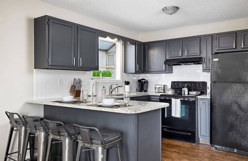 Five Points South Condo | Hilltop Hideaway- Groups/King Beds/Parking/3 Units