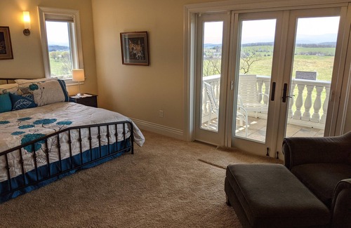 Harrisonburg House | Hilltop home. Unparalleled views and serenity while still in the City.