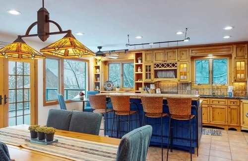 Hayden View Estates House | Hilltop Lodge - Beautiful Hayden Lake Home W/Deck