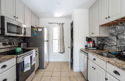 East Stroudsburg House | Hilltop Lookout Cozy 3BD